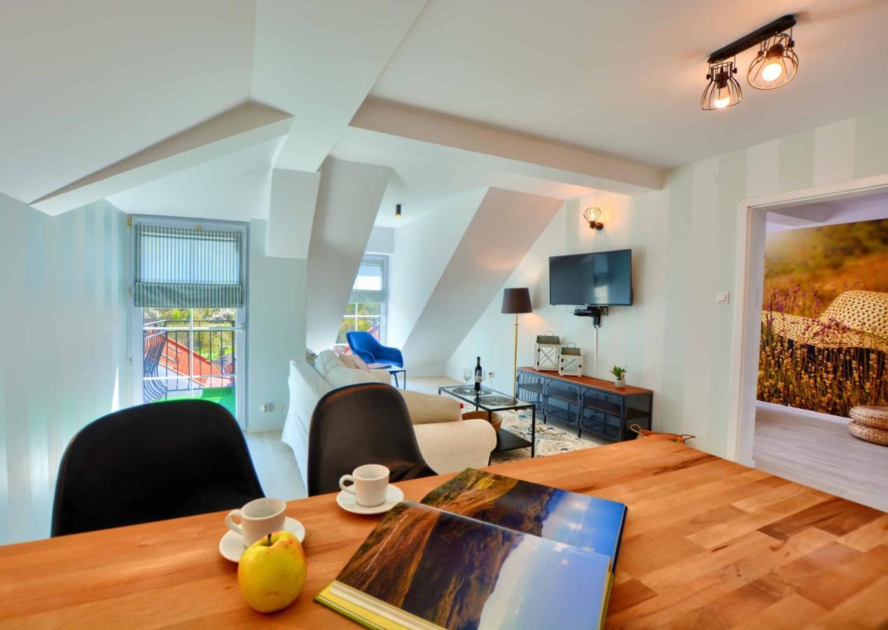Apartament Beztroski Ustrzyki Dolne Bagian luar foto